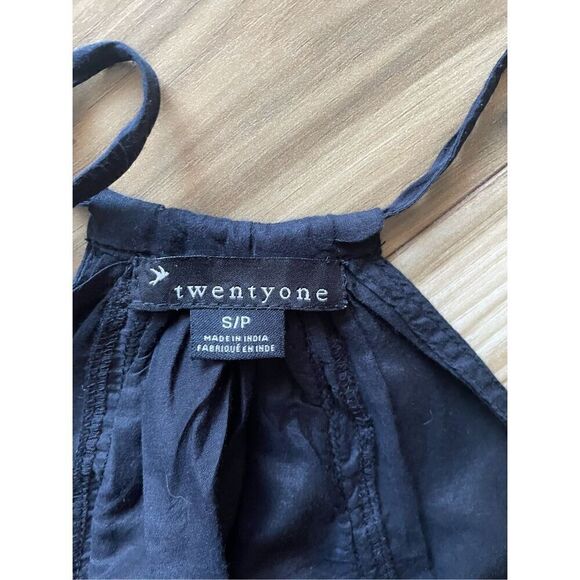 TWENTY ONE Multicolor Embroidery Black Top - Picture 2 of 9